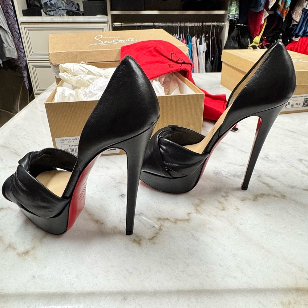 Christian Louboutin Volpi 150mm
(Worn Once) (Authentic) - Picture 5 of 8